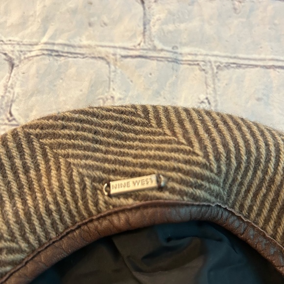 NINE WEST MADE IN PHILIPPINES WOMENS BROWN MIX 100% WOOL BERET LEATHER TRIM - Picture 6 of 8